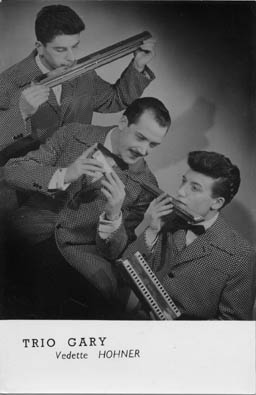 The Trio Gary, Hohner stars