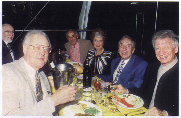 Dîner-concert sur un bateau-mouche lors du festival FIH/IHO de 1999, avec Albert Raisner